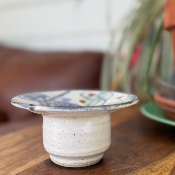 Handcrafted studio pottery Blue and Green Floral leaf Design - Picture 6 of 6